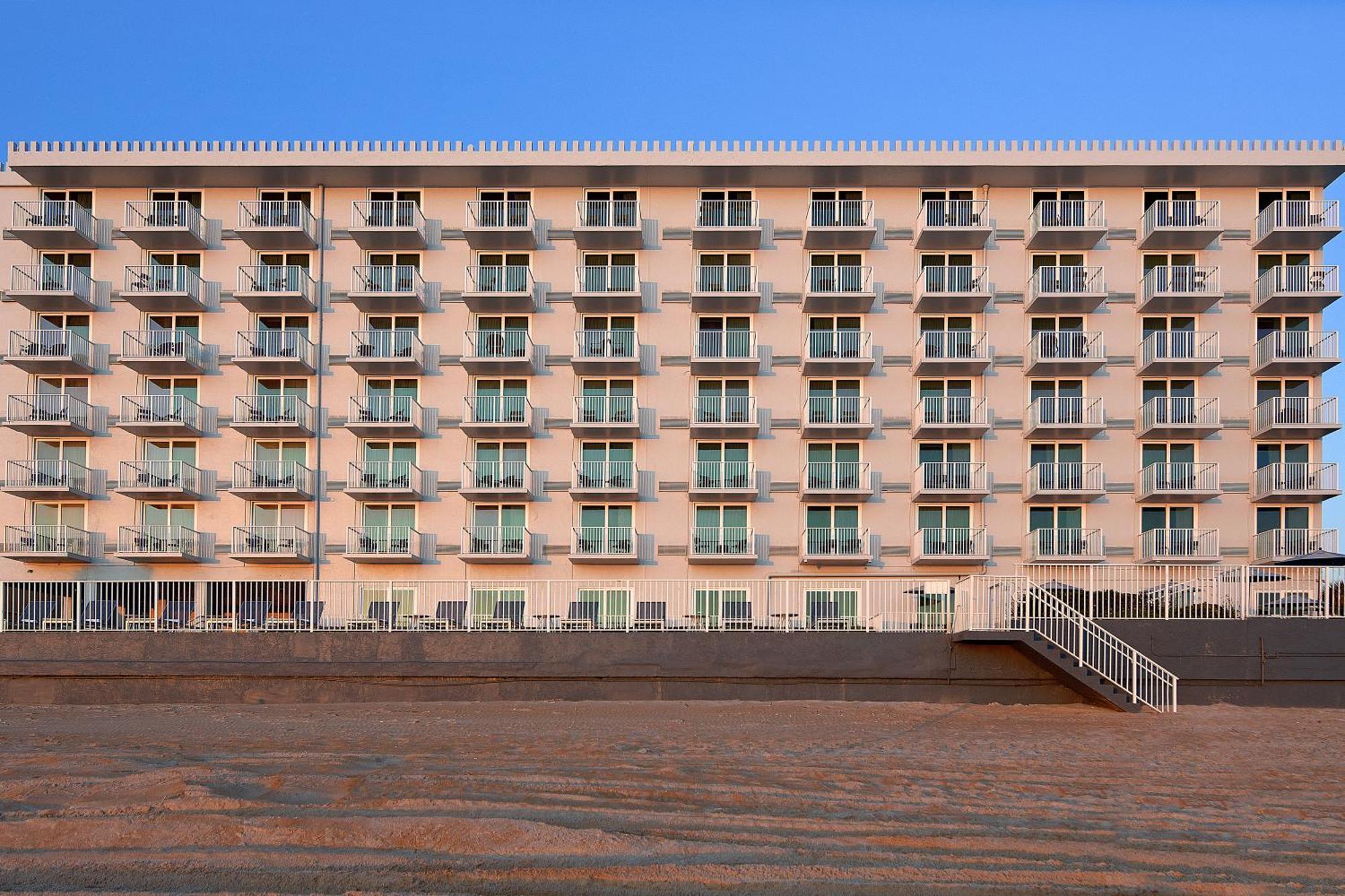 Spark By Hilton Ormond Beach Oceanfront Hotel Exterior photo