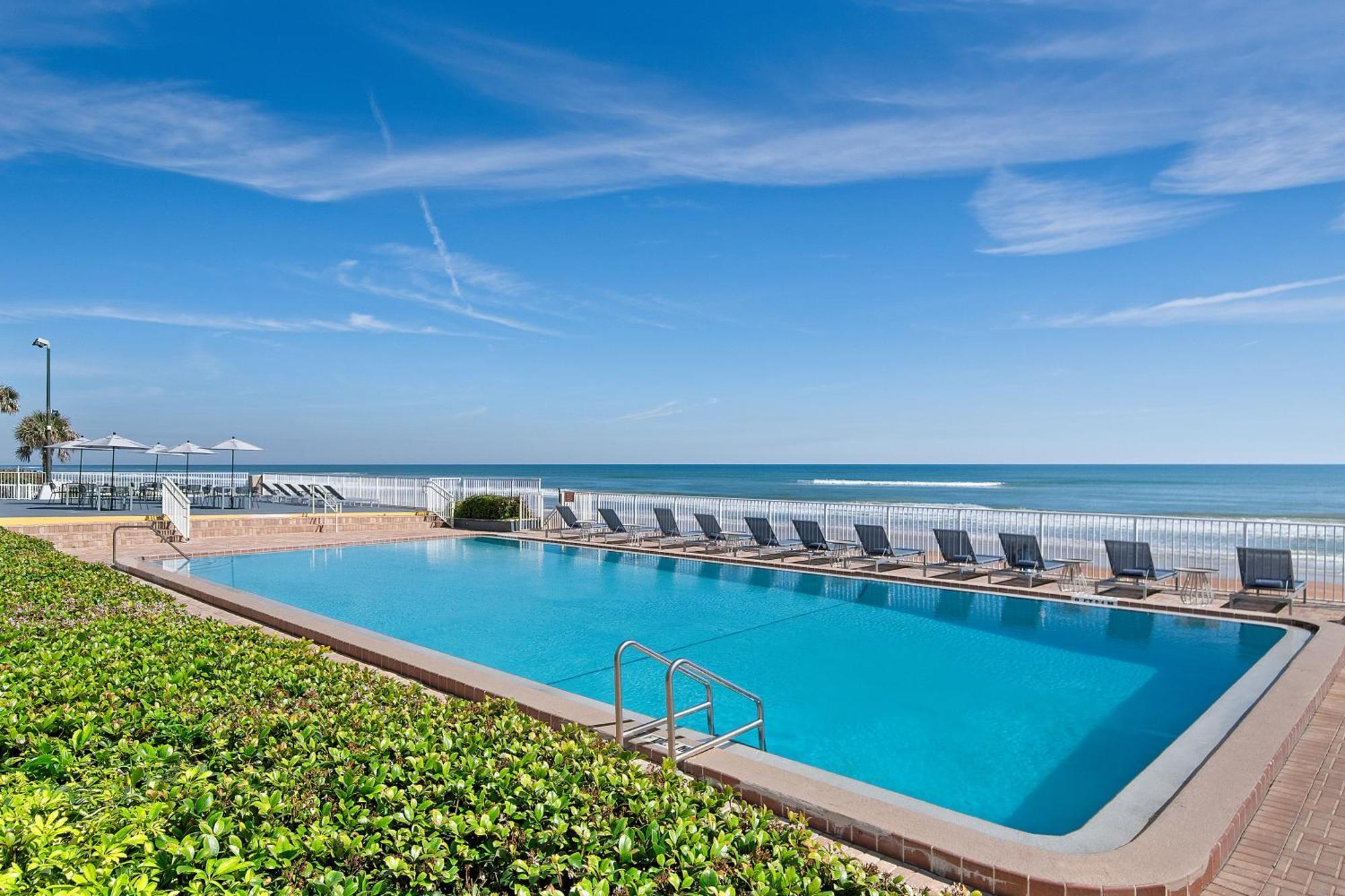 Spark By Hilton Ormond Beach Oceanfront Hotel Exterior photo